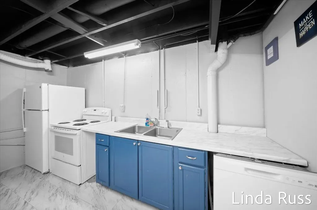 2440 E Collier Avenue SE Kentwood City MI 49546