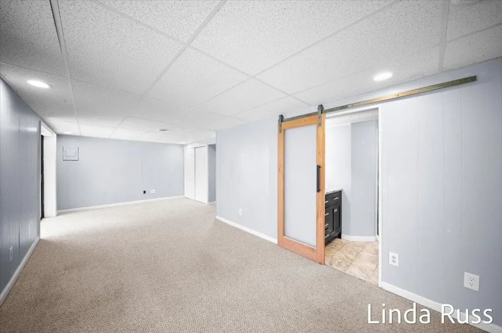 2440 E Collier Avenue SE Kentwood City MI 49546