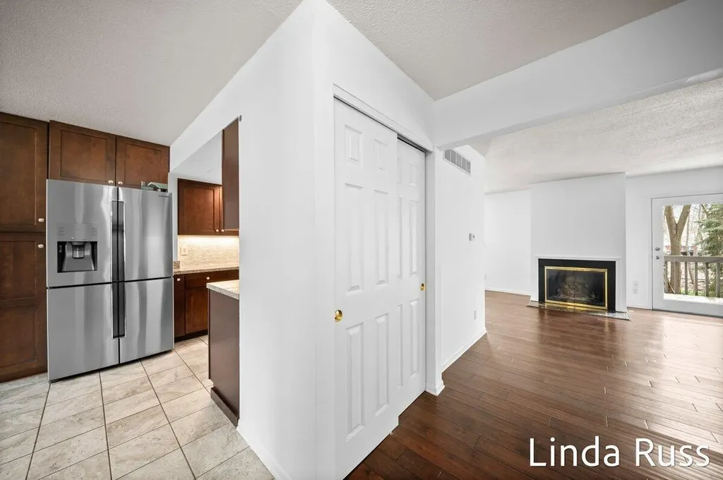 2440 E Collier Avenue SE Kentwood City MI 49546