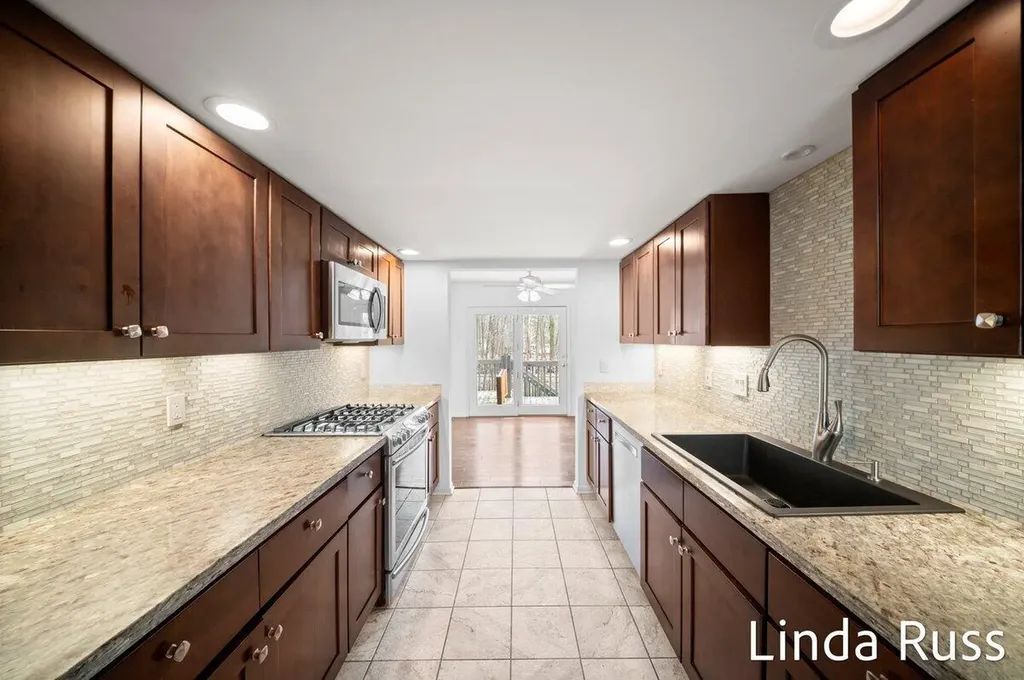 2440 E Collier Avenue SE Kentwood City MI 49546