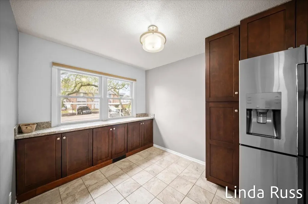 2440 E Collier Avenue SE Kentwood City MI 49546