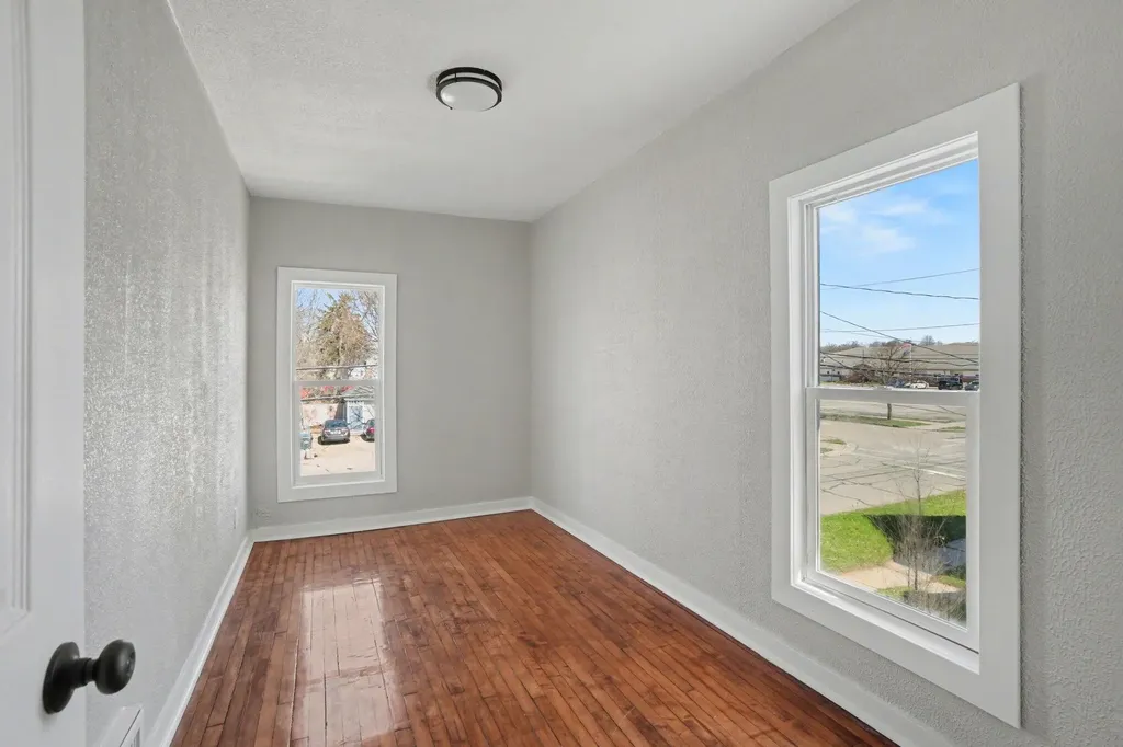143 Delaware Avenue Muskegon City MI 49442
