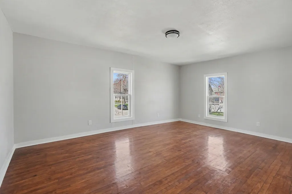 143 Delaware Avenue Muskegon City MI 49442