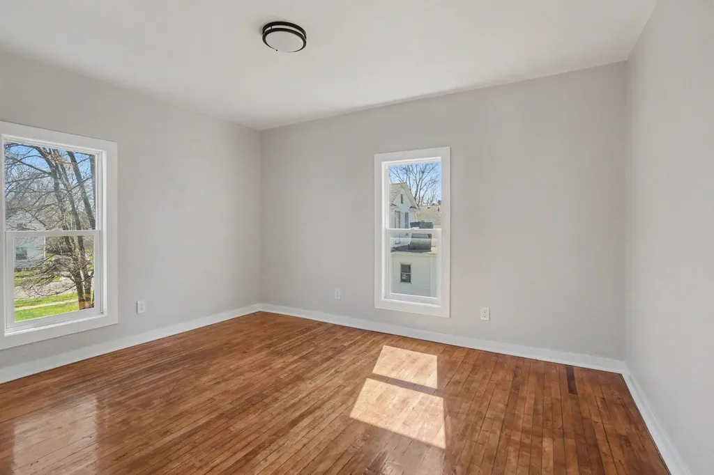143 Delaware Avenue Muskegon City MI 49442