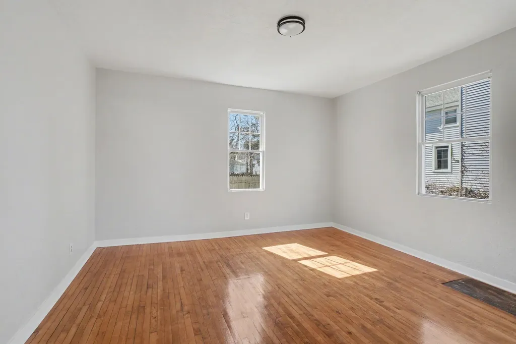 143 Delaware Avenue Muskegon City MI 49442