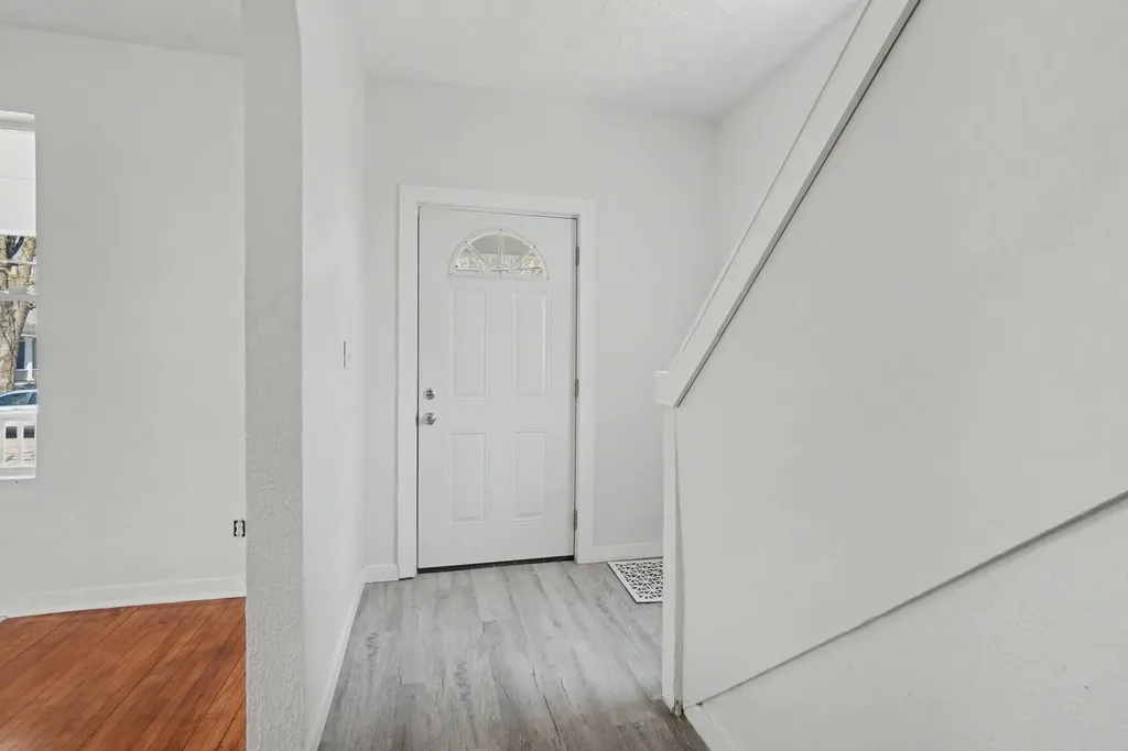 143 Delaware Avenue Muskegon City MI 49442