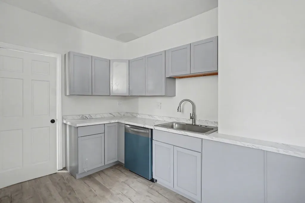 143 Delaware Avenue Muskegon City MI 49442