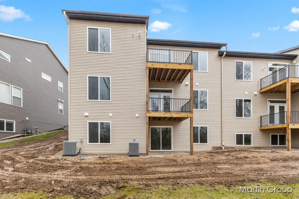 2213 Watertown Way NE Grand Rapids City MI 49505