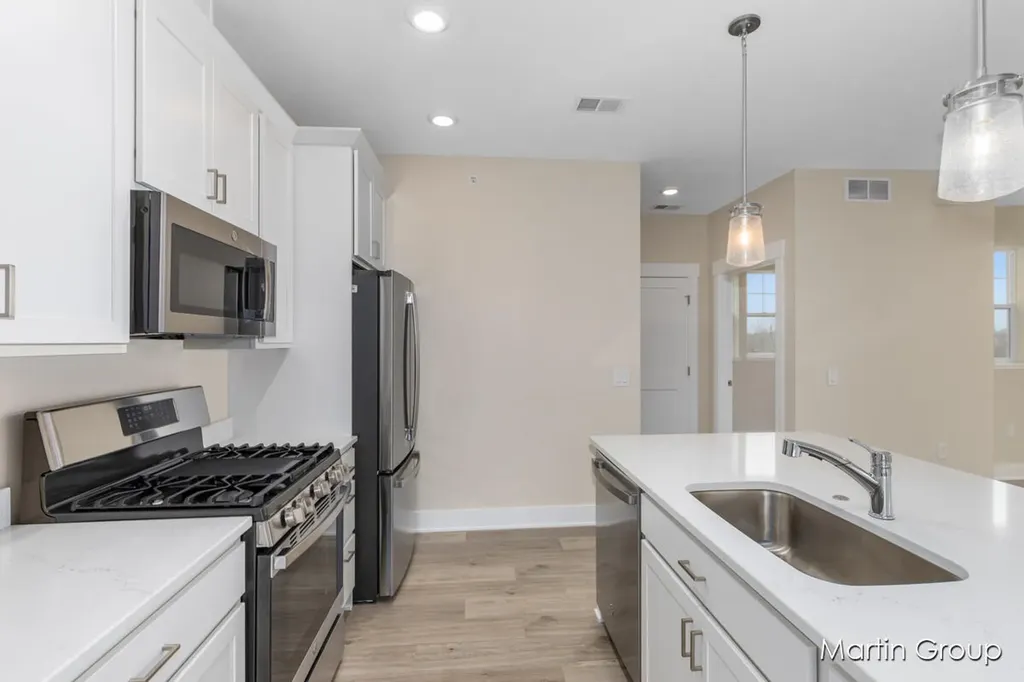 2213 Watertown Way NE Grand Rapids City MI 49505