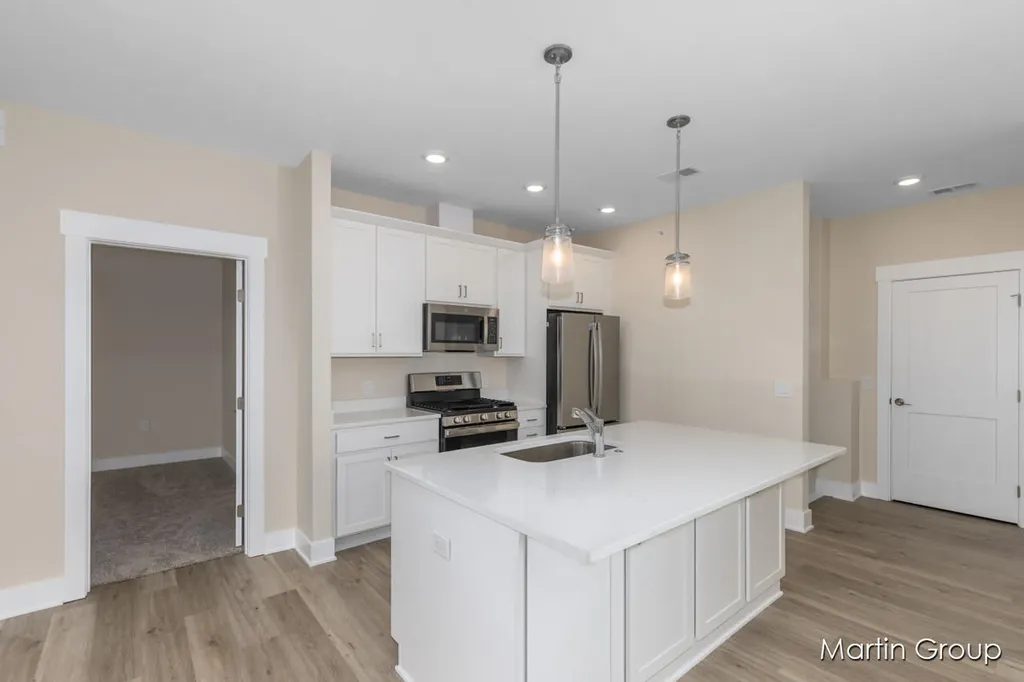 2213 Watertown Way NE Grand Rapids City MI 49505