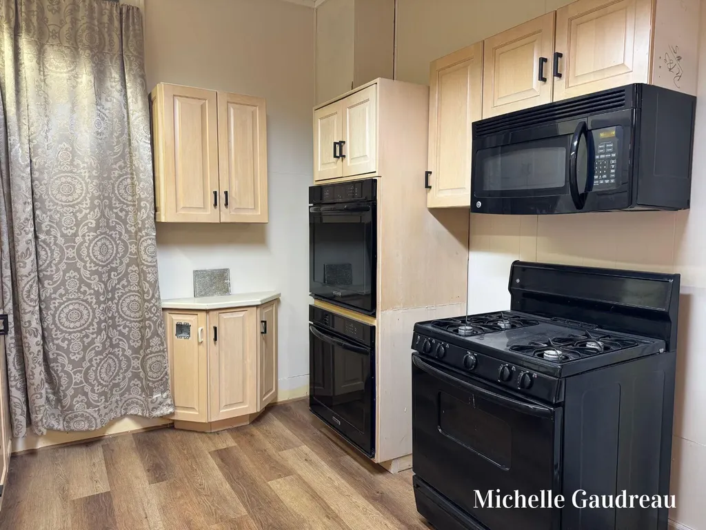 116 W Main Street SE Caledonia Village MI 49316