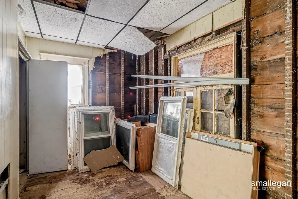 821 Clarence Street Kalamazoo City MI 49001
