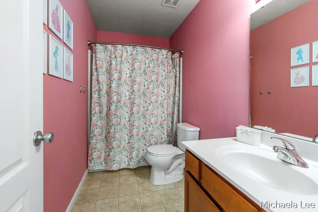 607 Nantucket Drive Lansing City MI 48906