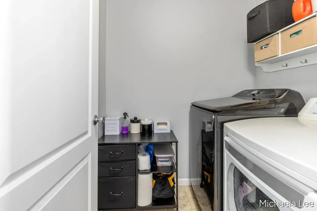607 Nantucket Drive Lansing City MI 48906