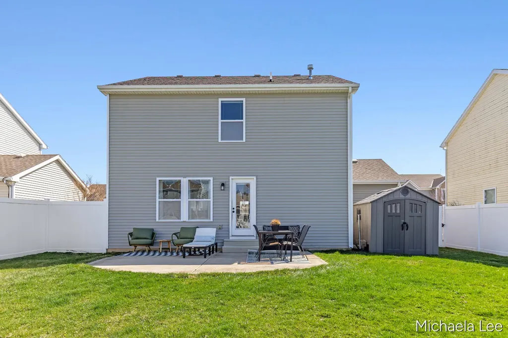 607 Nantucket Drive Lansing City MI 48906