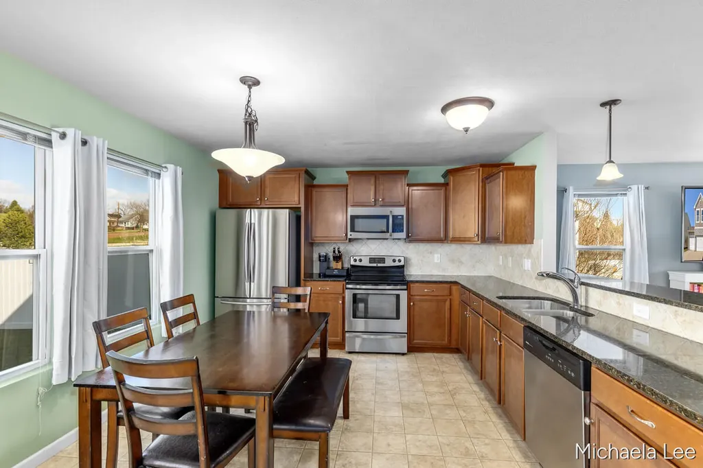 607 Nantucket Drive Lansing City MI 48906