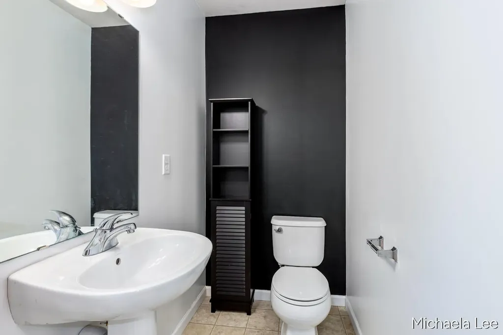 607 Nantucket Drive Lansing City MI 48906