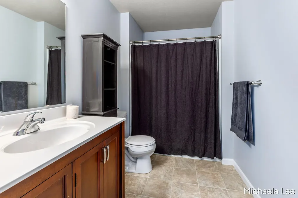 607 Nantucket Drive Lansing City MI 48906