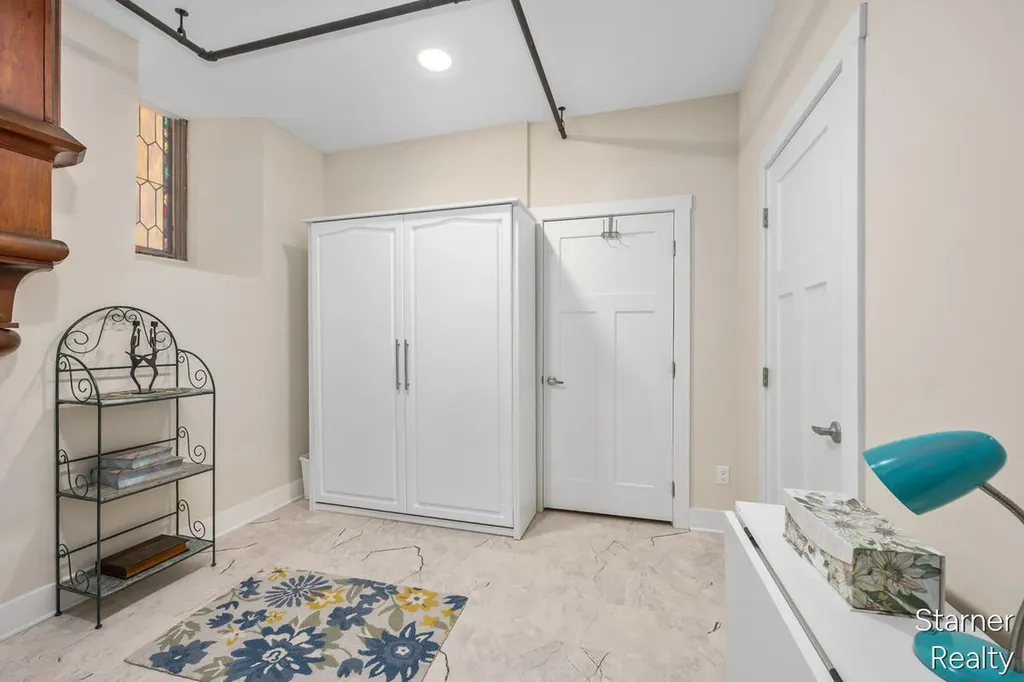 253 Prospect Avenue NE Grand Rapids City MI 49503