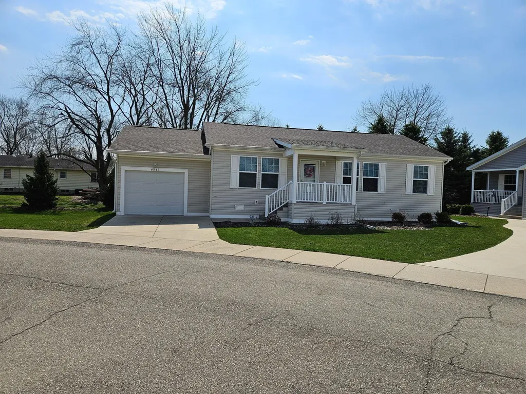 6543 W Meadowlark Drive Georgetown Charter Township MI 49428