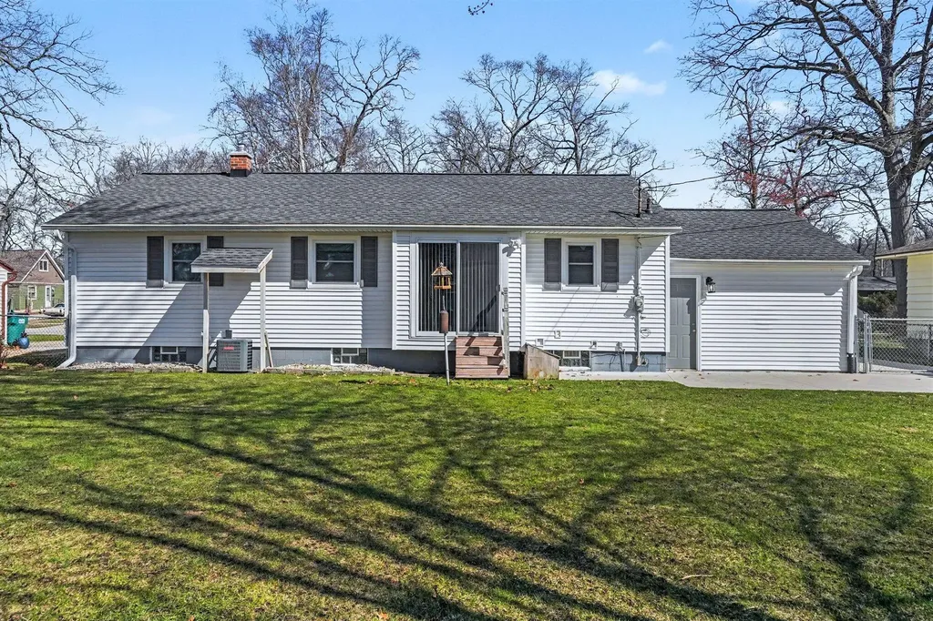 1657 Leif Avenue Norton Shores City MI 49441