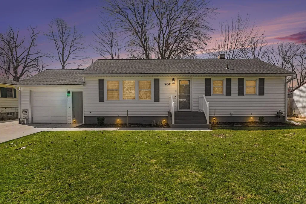 1657 Leif Avenue Norton Shores City MI 49441
