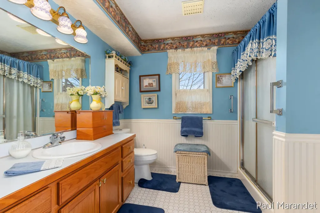 3170 W Crystal Waters Drive Holland Charter Township MI 49424