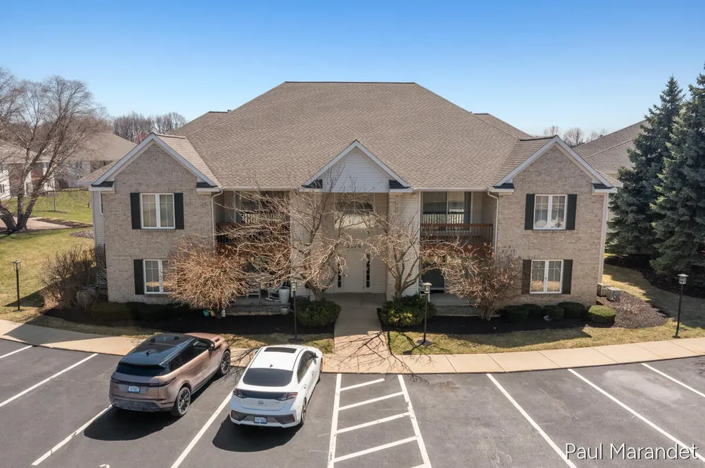 3170 W Crystal Waters Drive Holland Charter Township MI 49424