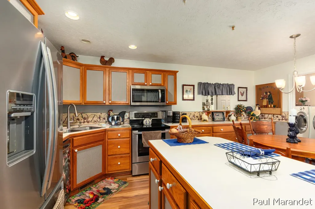 3170 W Crystal Waters Drive Holland Charter Township MI 49424