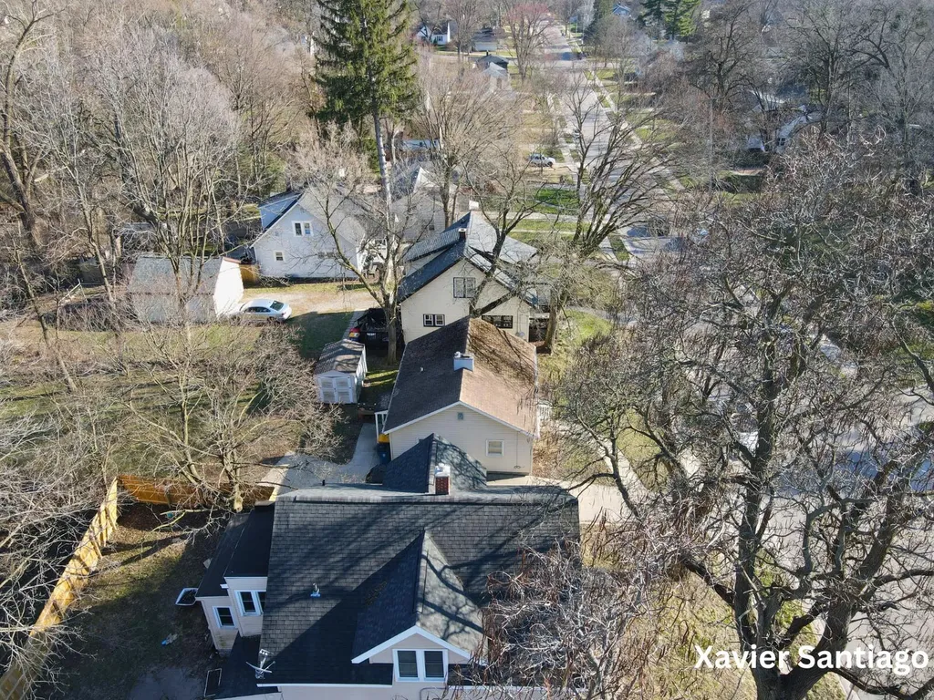 1128 Emerald Avenue NE Grand Rapids City MI 49503