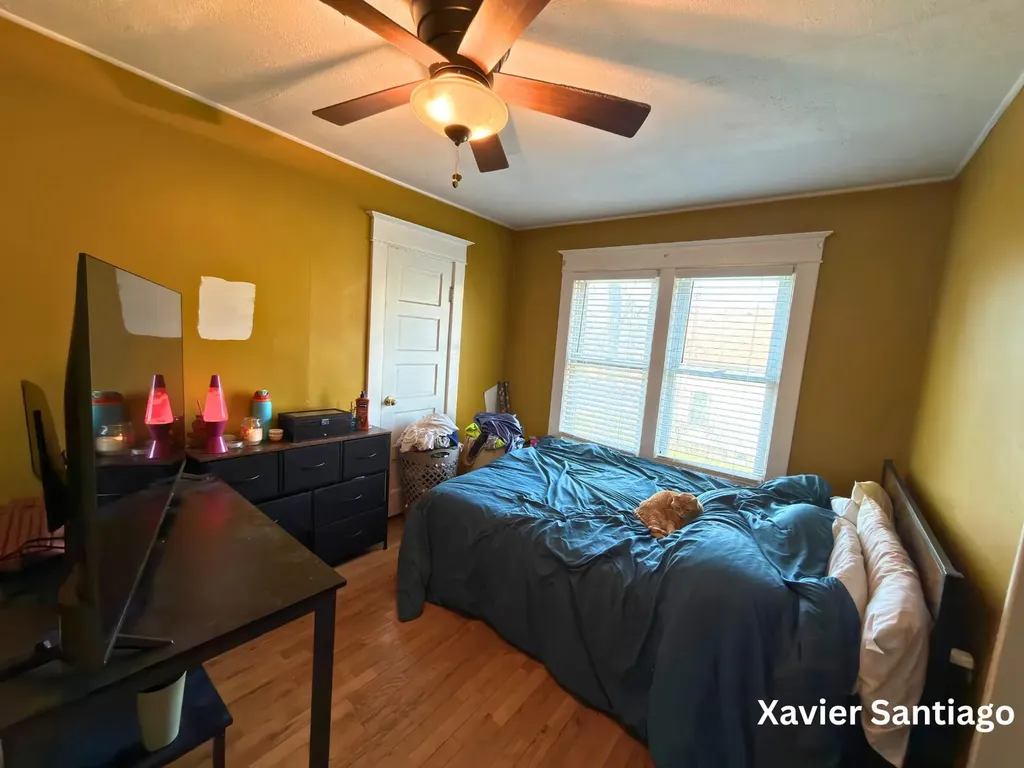 1128 Emerald Avenue NE Grand Rapids City MI 49503