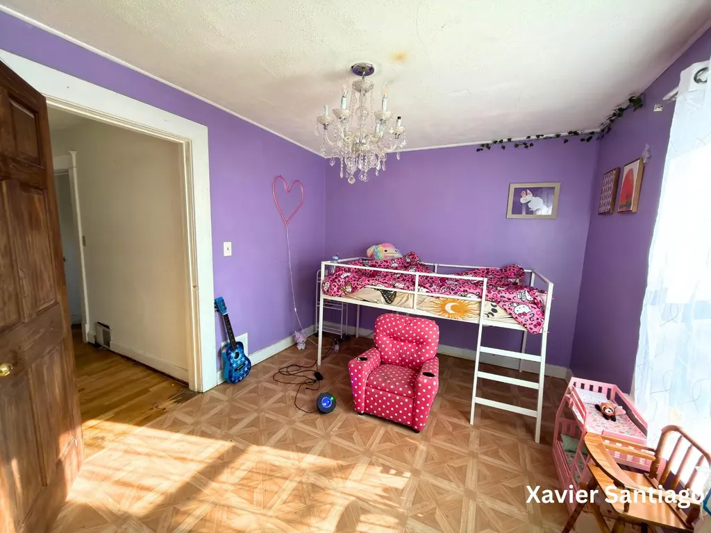 1128 Emerald Avenue NE Grand Rapids City MI 49503