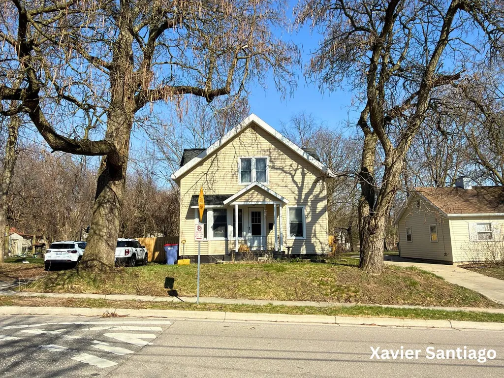 1128 Emerald Avenue NE Grand Rapids City MI 49503