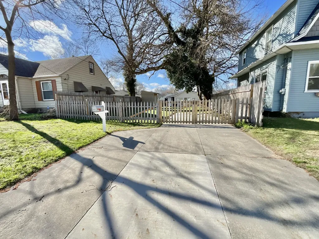 808 Merritt Street SE Grand Rapids City MI 49507