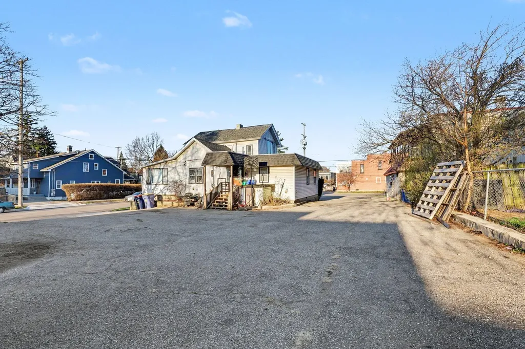 760 Butterworth Street SW Grand Rapids City MI 49504