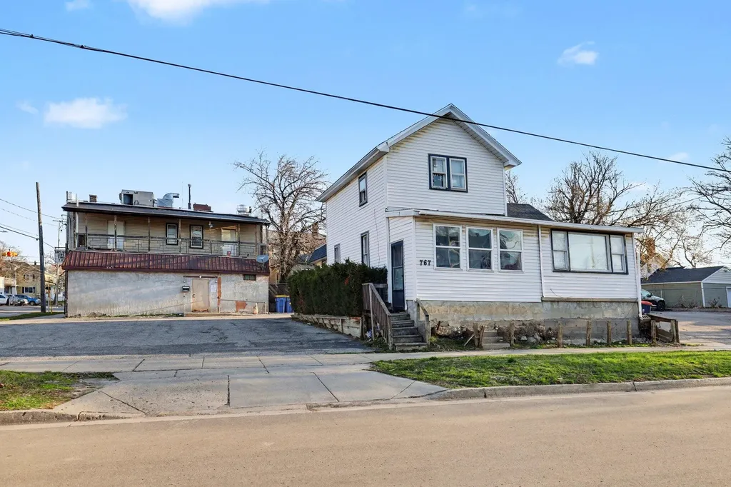 760 Butterworth Street SW Grand Rapids City MI 49504