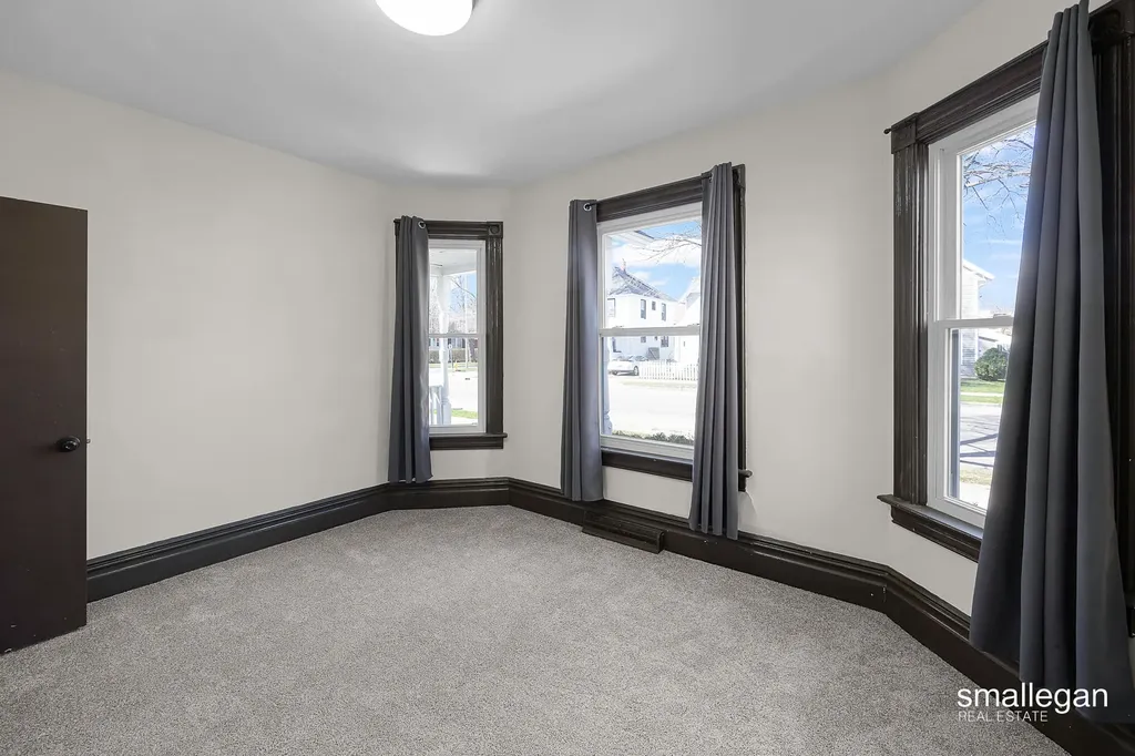 1010 Alpine Avenue NW Grand Rapids City MI 49504