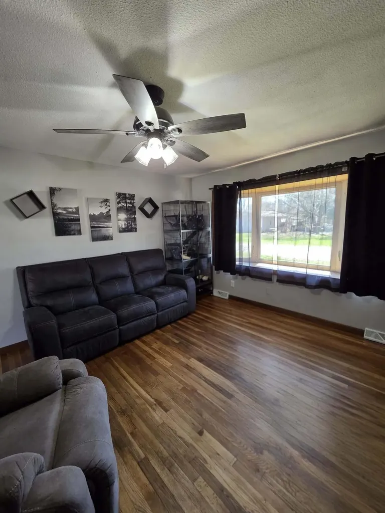 645 E Lyons Street Unknown City MI 48851