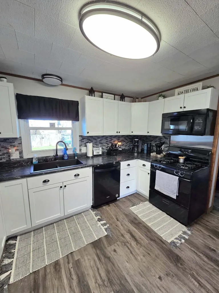 645 E Lyons Street Unknown City MI 48851