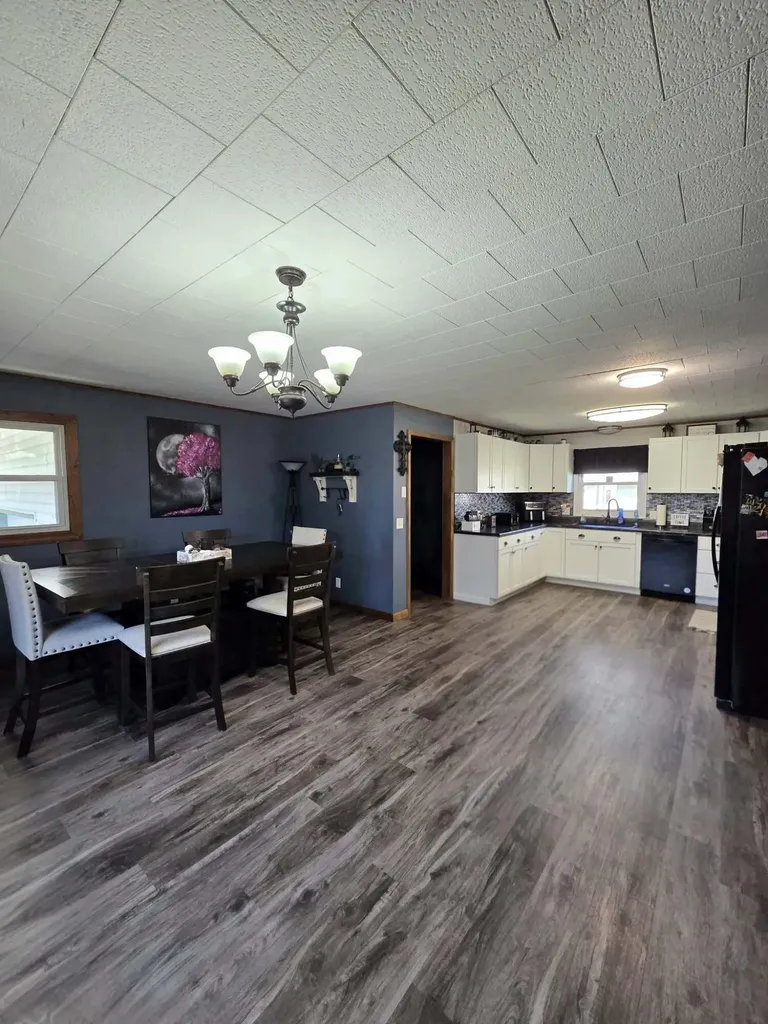 645 E Lyons Street Unknown City MI 48851