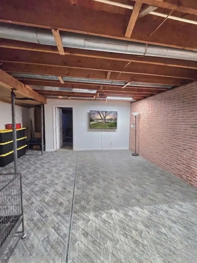 645 E Lyons Street Unknown City MI 48851