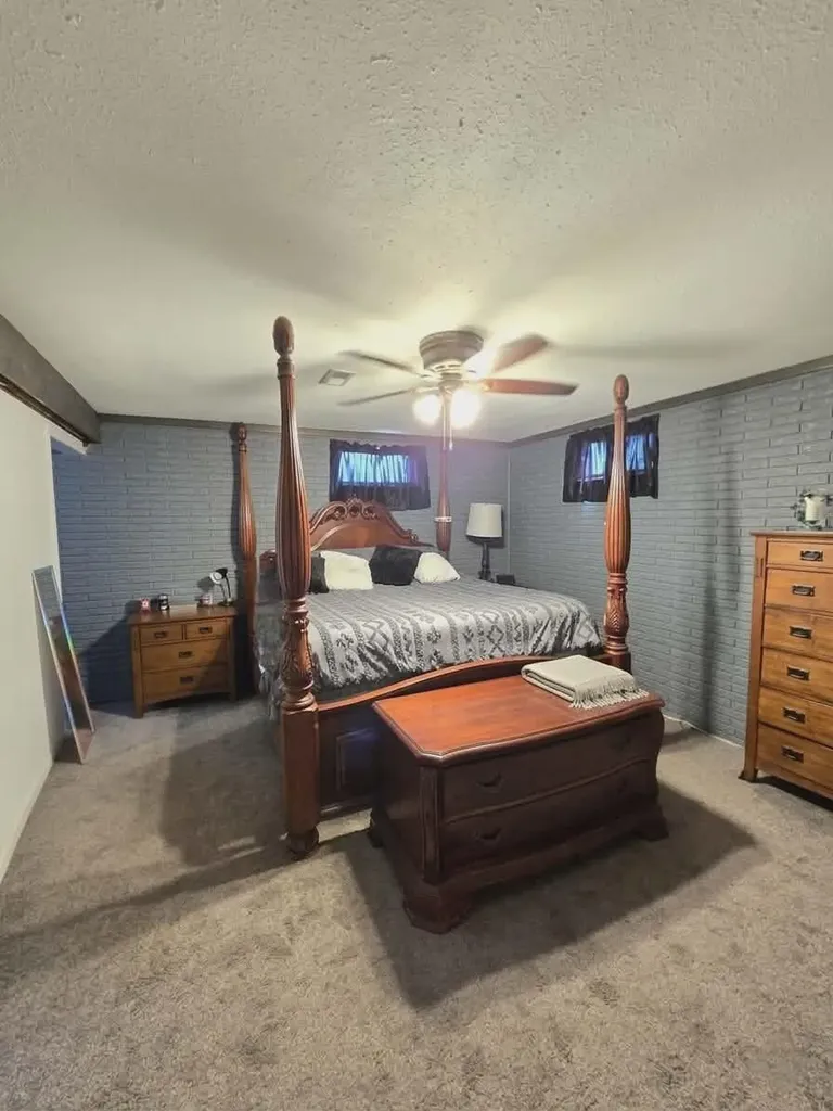 645 E Lyons Street Unknown City MI 48851