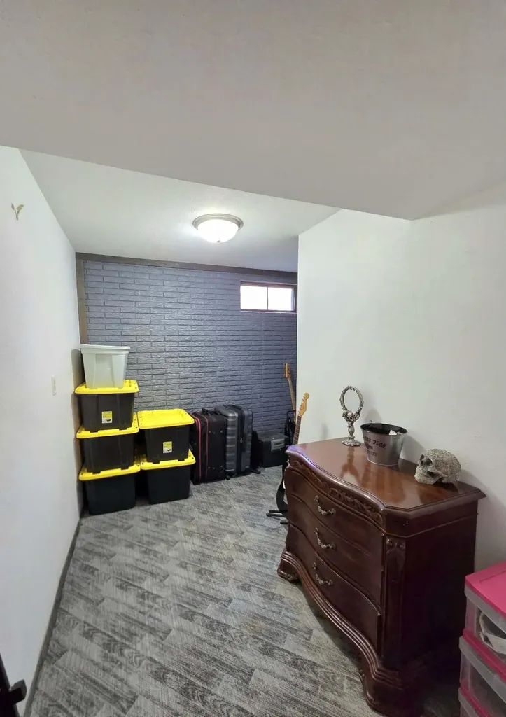 645 E Lyons Street Unknown City MI 48851