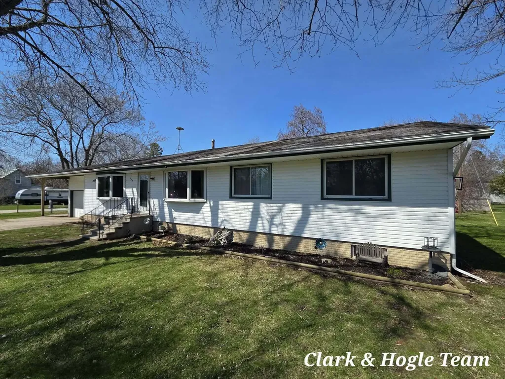 645 E Lyons Street Unknown City MI 48851