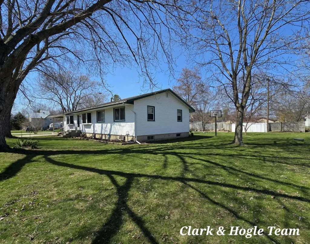 645 E Lyons Street Unknown City MI 48851