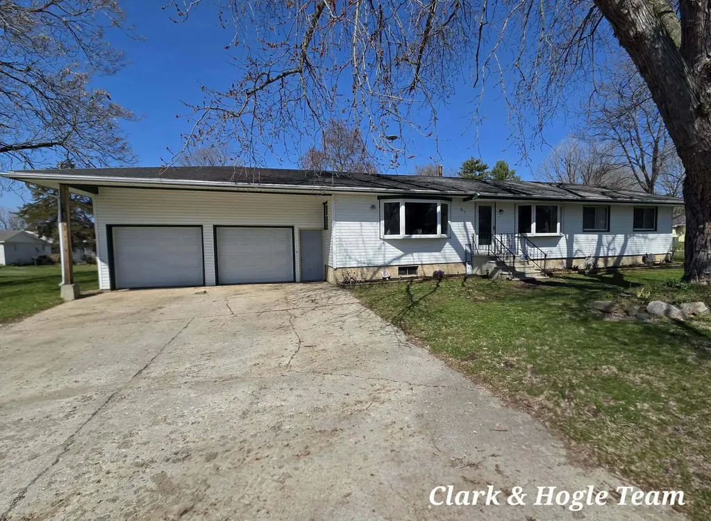 645 E Lyons Street Unknown City MI 48851