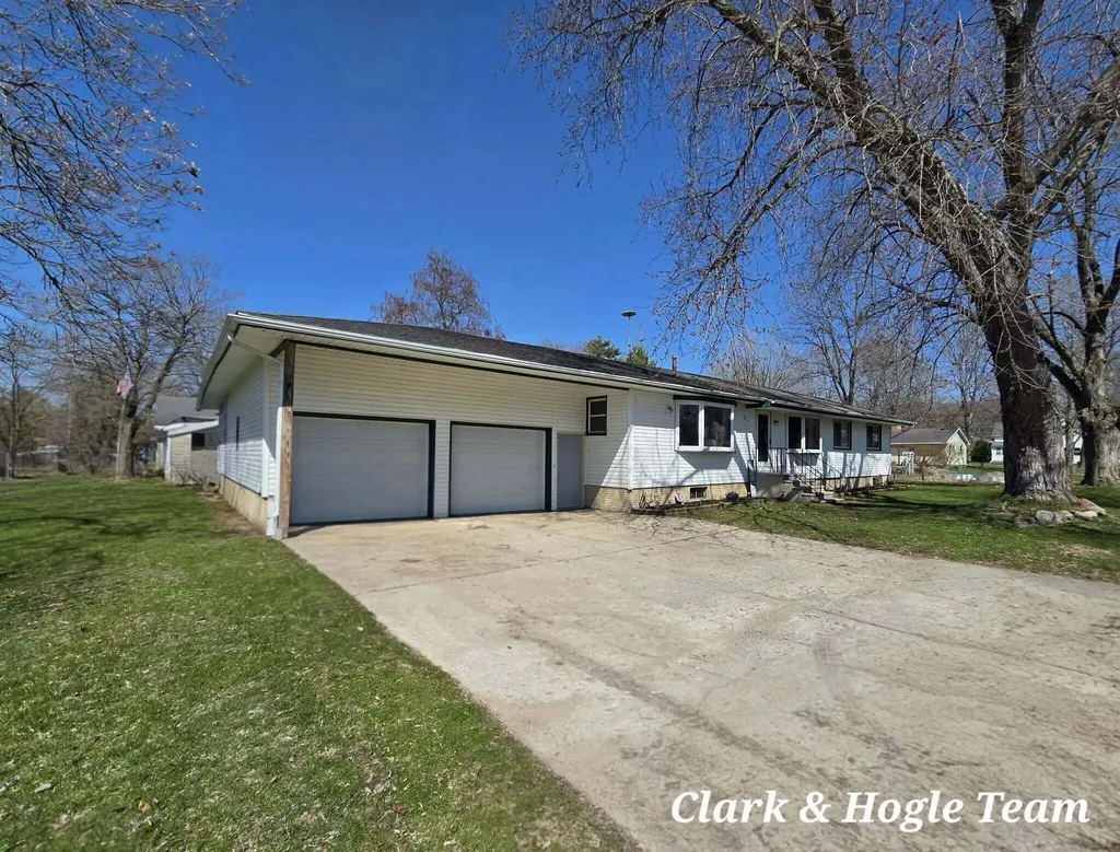 645 E Lyons Street Unknown City MI 48851