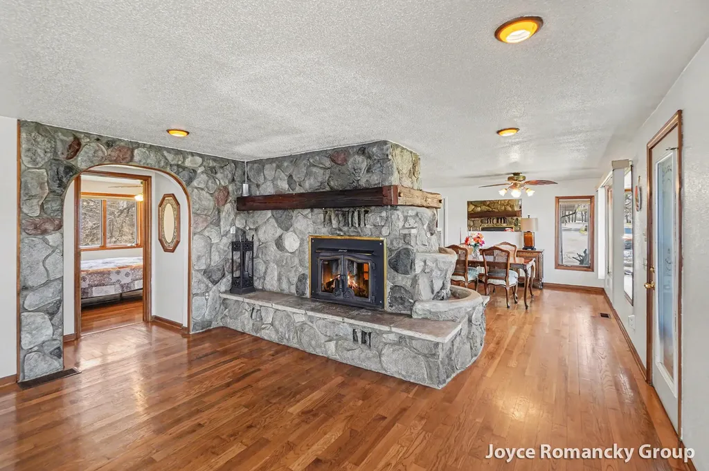11235 W Broomfield Road Broomfield Township MI 49340