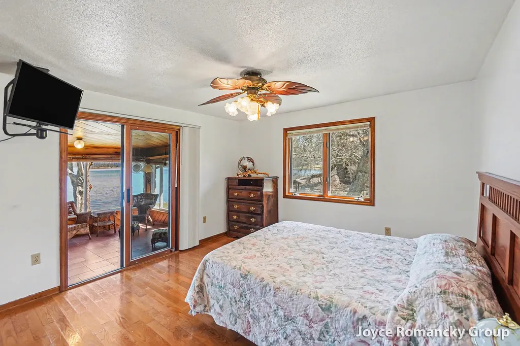 11235 W Broomfield Road Broomfield Township MI 49340