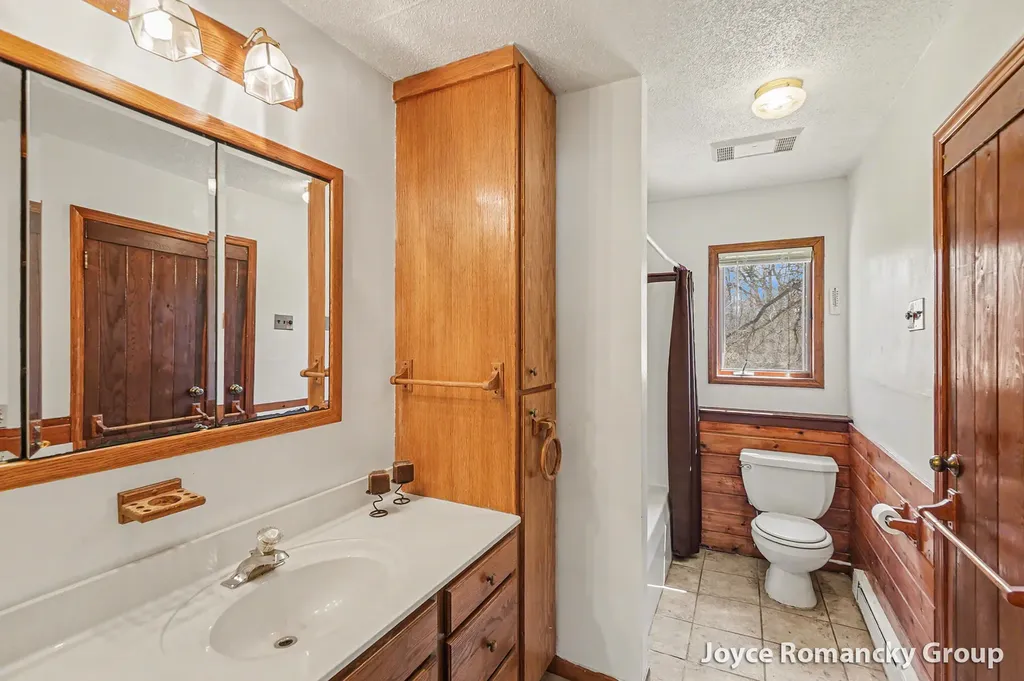 11235 W Broomfield Road Broomfield Township MI 49340